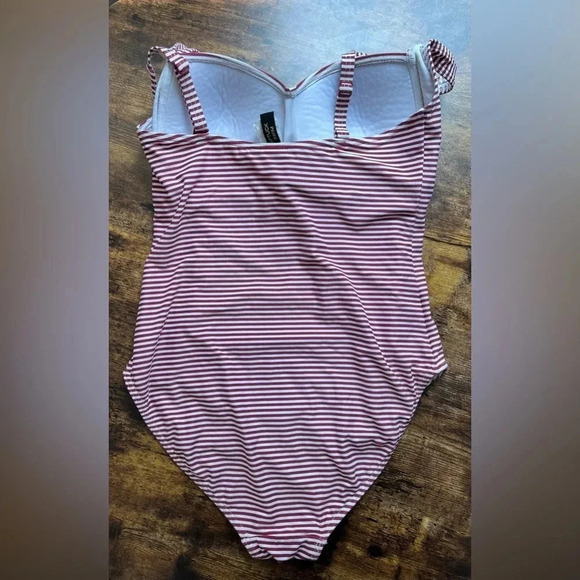 NIPTUCK SWIM | women’s one piece bathing suit. Size: 8. - Picture 5 of 13